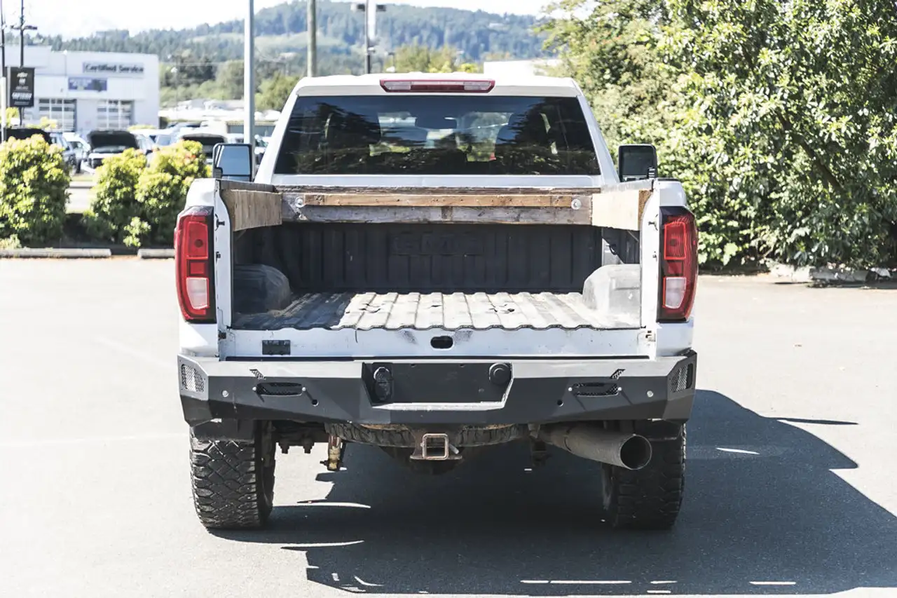 GMC Sierra 3500HD снимка GMC Sierra 3500HD