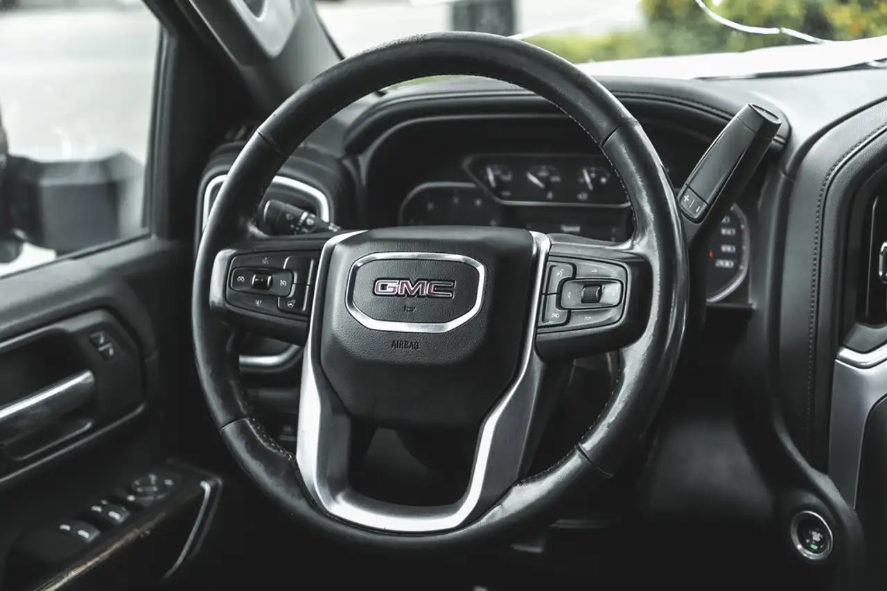 GMC Sierra 3500HD снимка GMC Sierra 3500HD