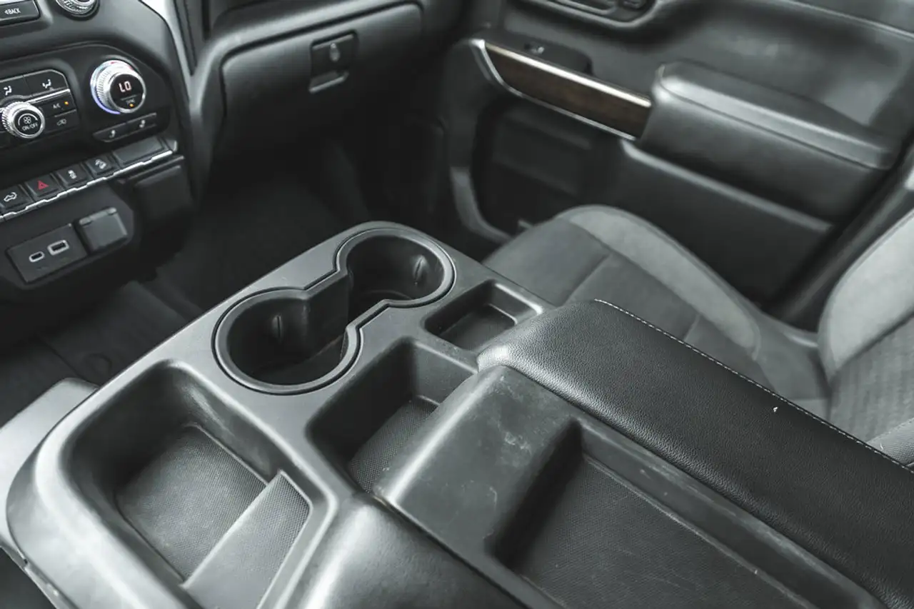 GMC Sierra 3500HD снимка GMC Sierra 3500HD