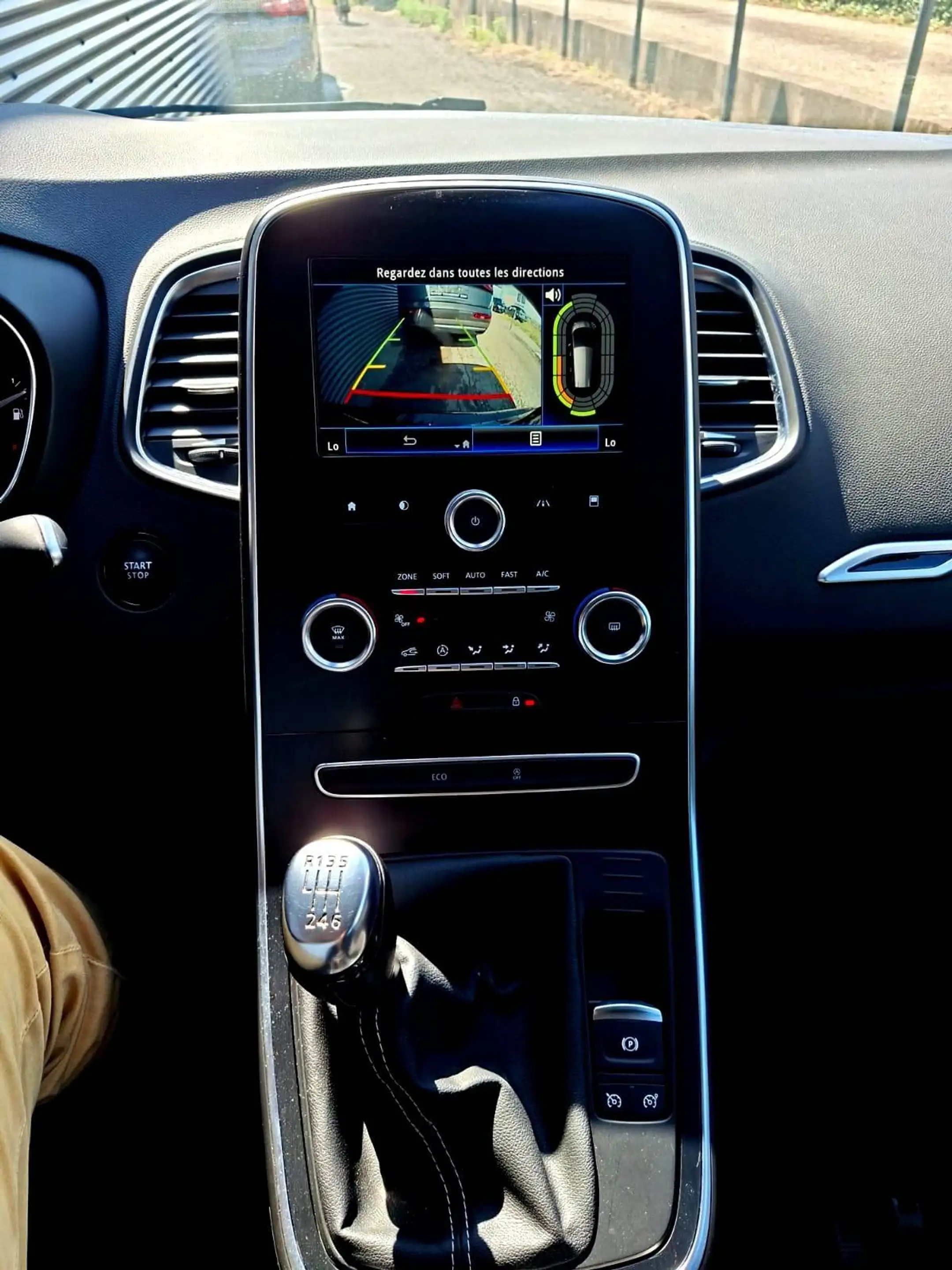 Renault Grand Scenic Grand Scénic 1.33 TCe Corporate Edition GPF — photo 10