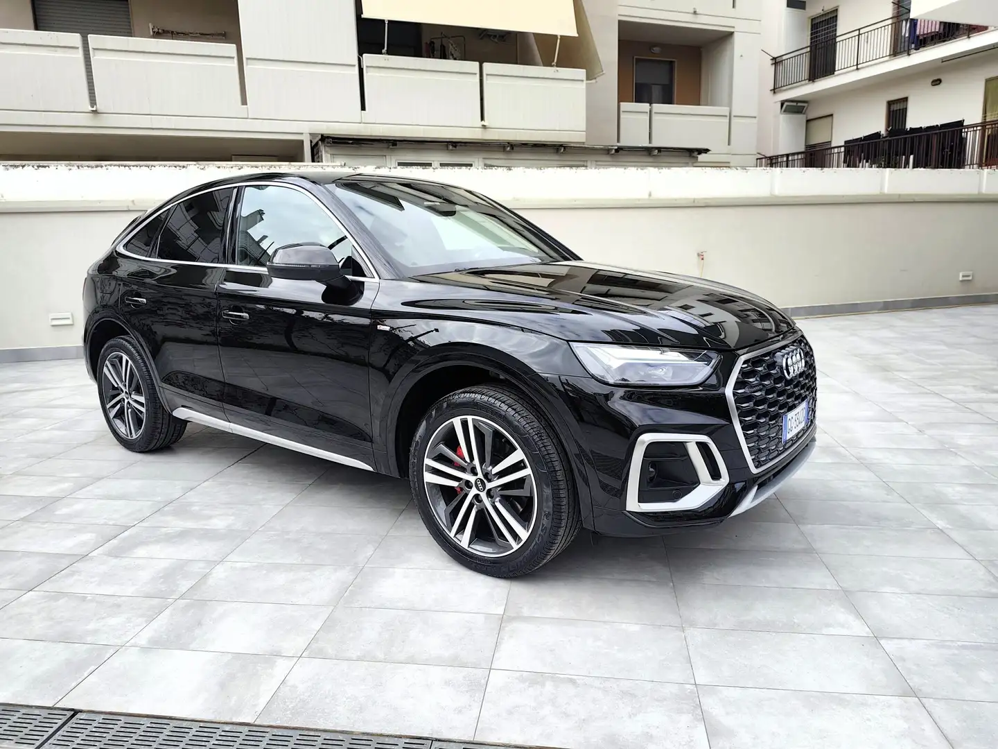 Audi Q5 Sportback 40 2.0 tdi mhev 12V S line Plus quattro Zwart - 1