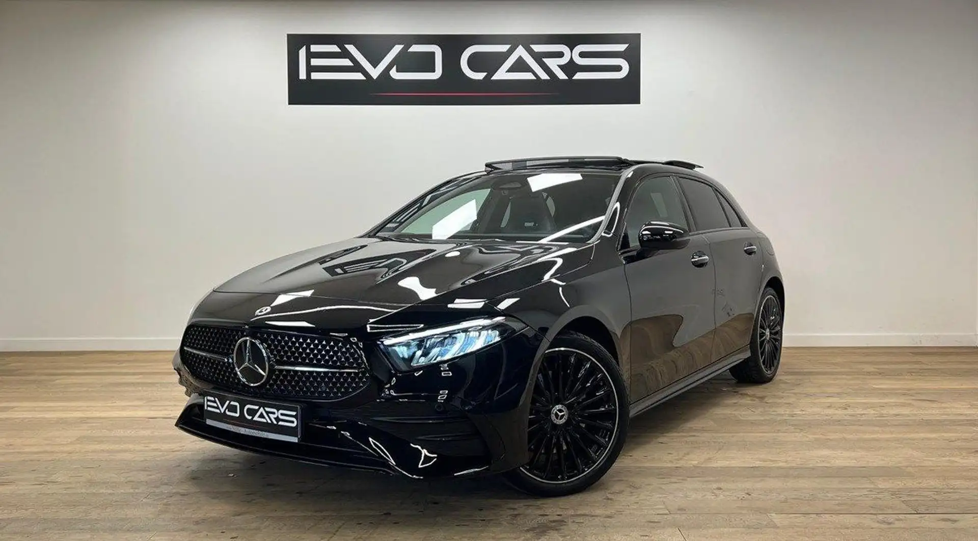 Mercedes-Benz A 250 250e 163%2B109 ch AMG Line / CarPlay / Caméra / TO Noir - 1