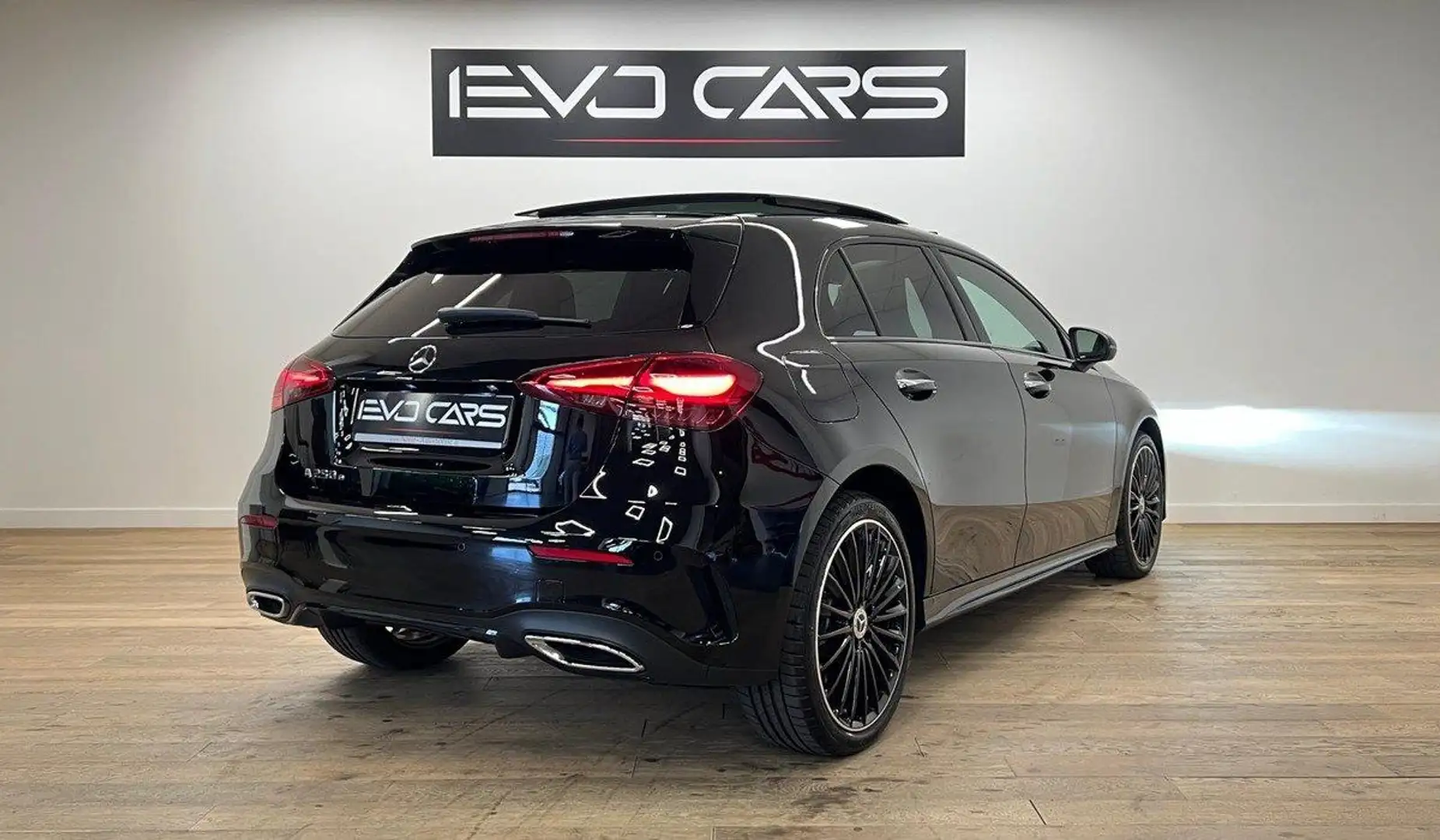 Mercedes-Benz A 250 250e 163%2B109 ch AMG Line / CarPlay / Caméra / TO Noir - 2