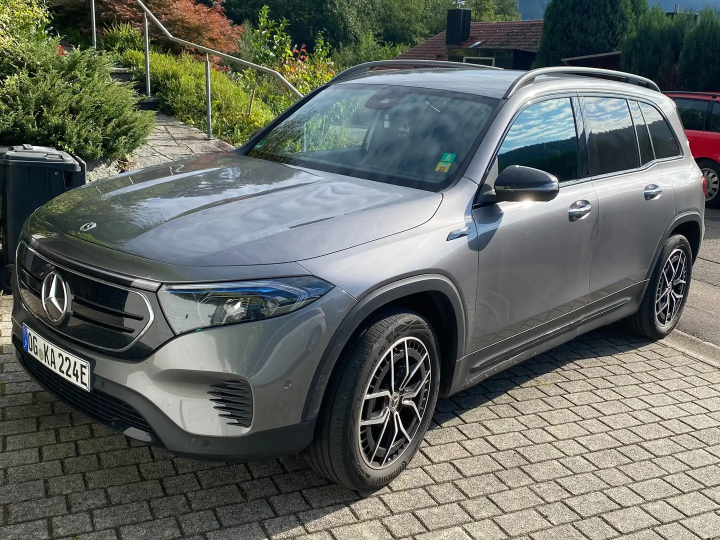 Mercedes-Benz EQB 250 EQB 250+Progressive Grau - 1