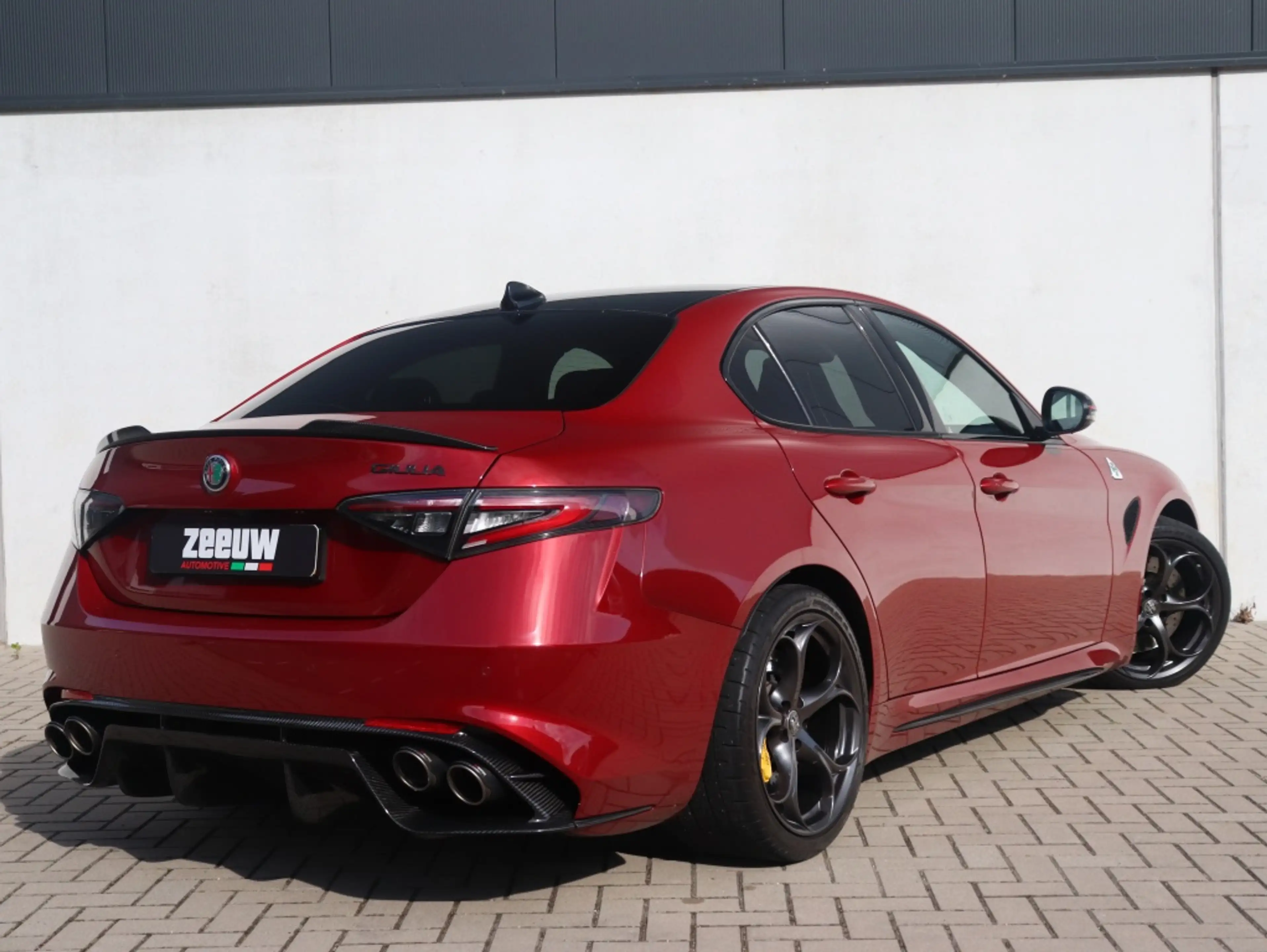 Alfa Romeo Giulia 2.9 V6 Quadrifoglio | Sparco | Carbon | Akrapovic — photo 2