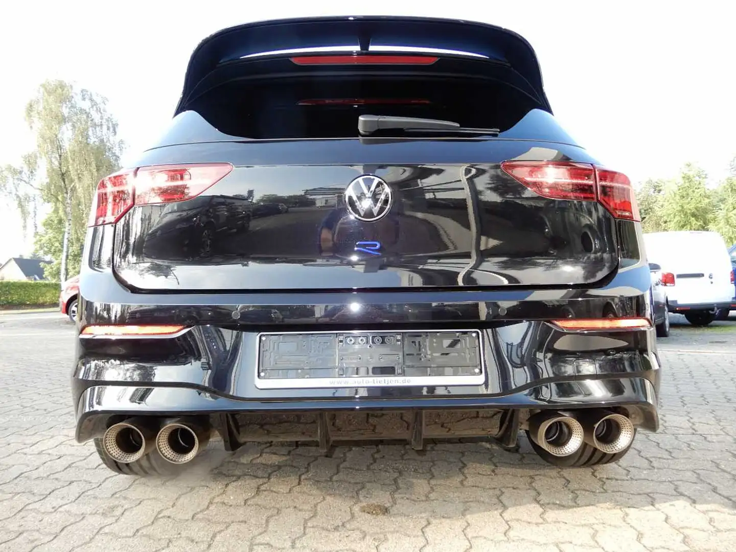 Volkswagen Golf VIII 2.0 TSI 4Motion DSG R 20 Years Nero - 2