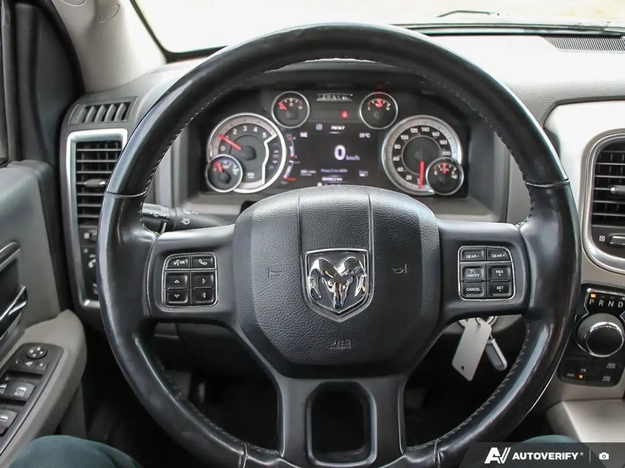 RAM 1500 снимка RAM 1500