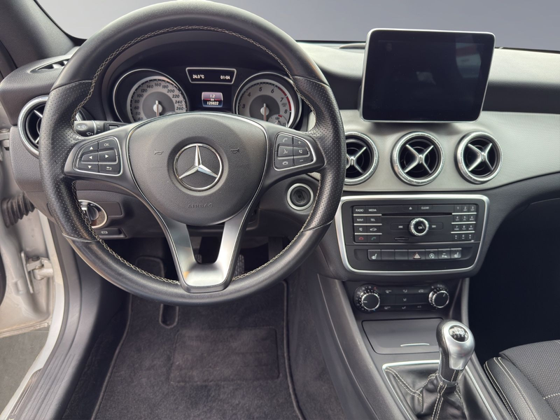 Mercedes-Benz CLA 180 NAVI KAMERA LEDER XENON — photo 11