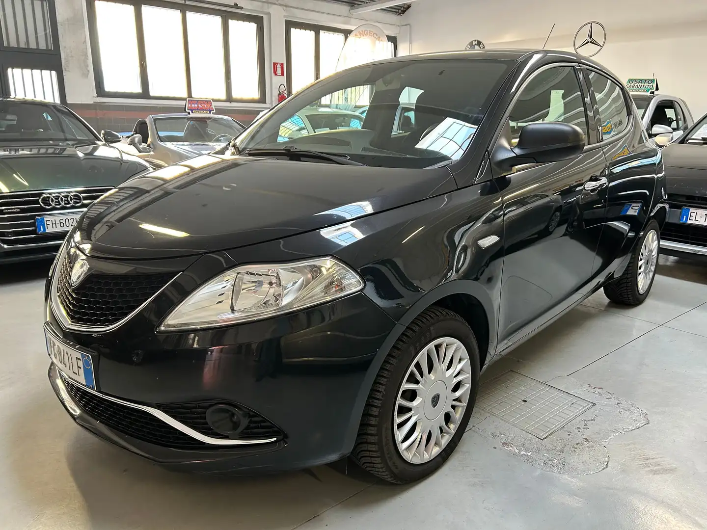 Lancia Ypsilon Ypsilon III 2015 1.2 Platinum 69cv my16 Nero - 1