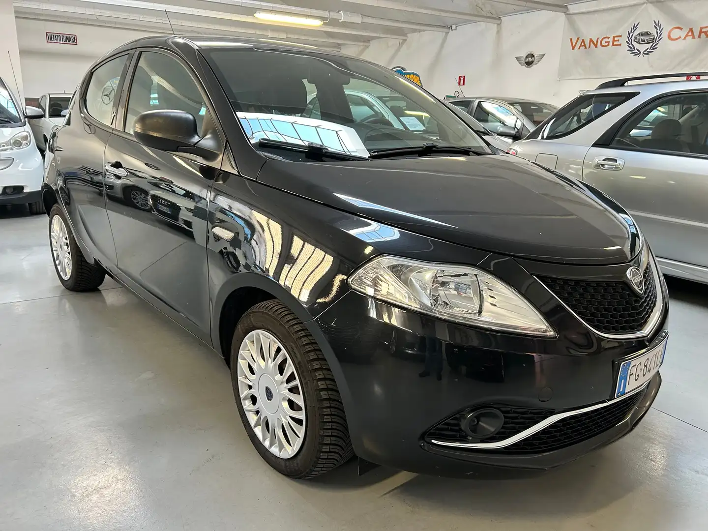 Lancia Ypsilon Ypsilon III 2015 1.2 Platinum 69cv my16 Nero - 2
