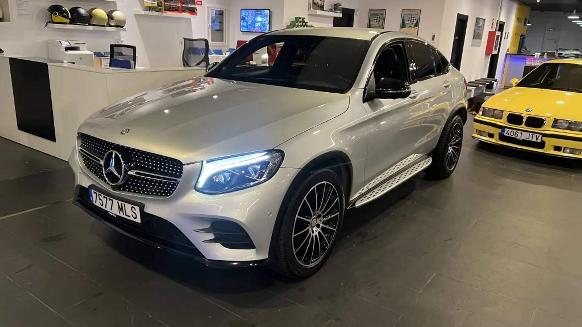 Mercedes-Benz GLC 220 Coupé 220d 4Matic Aut. Silber - 2