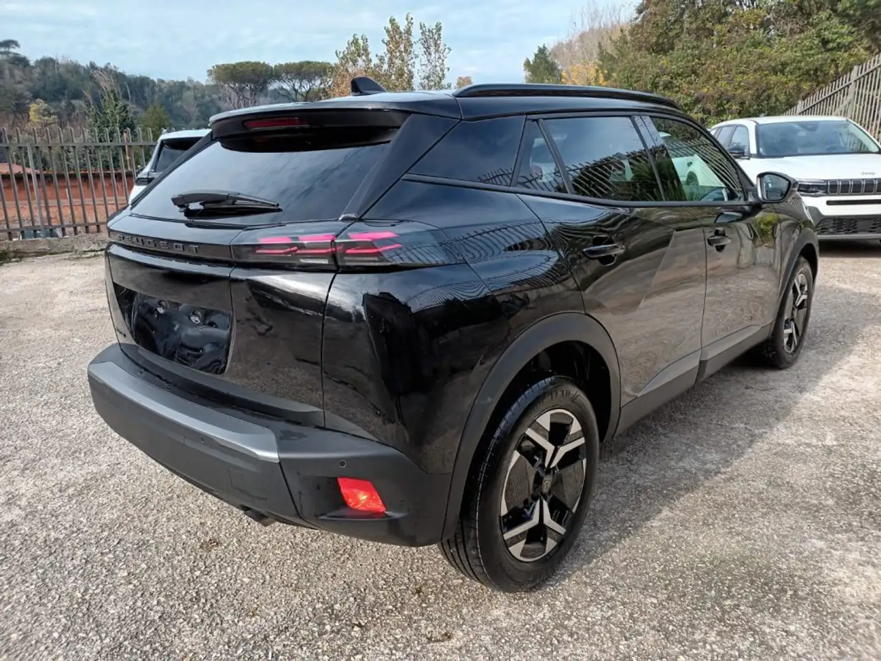 Peugeot 2008 1200 PURETECH ALLURE 100CV CARPLAY VETRI SCURI"17 4
