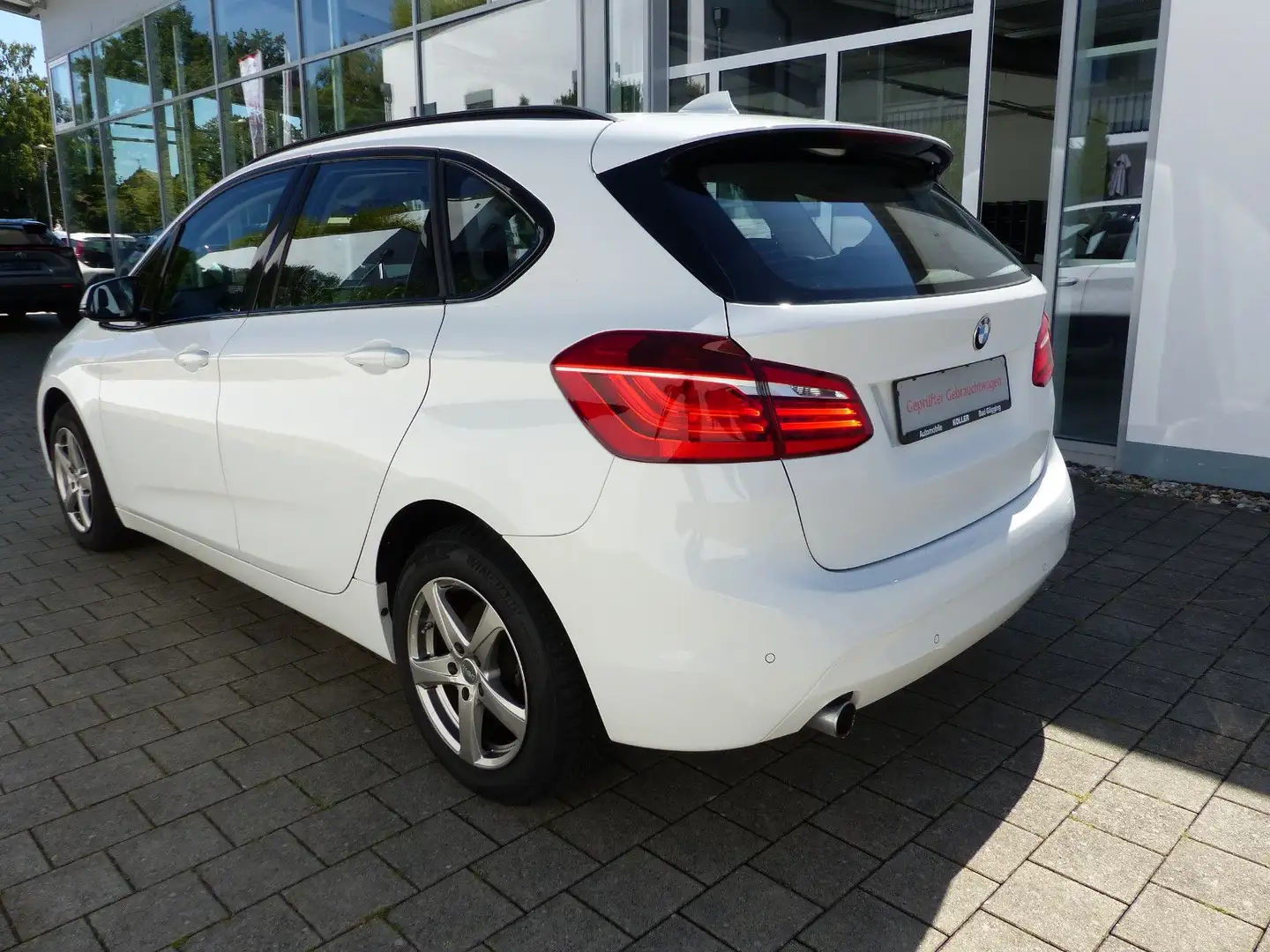 BMW 218 d Active Tourer Advantage Navi LED SHZ CD AHK Weiß - 2