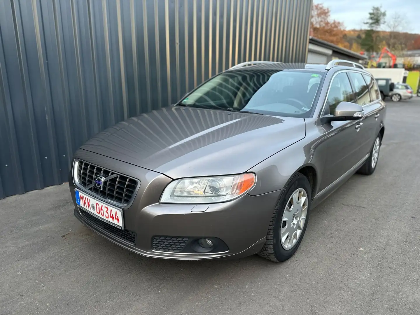 Volvo V70 Kombi Summum,Leder,AHK,Tüv neu Gris - 1