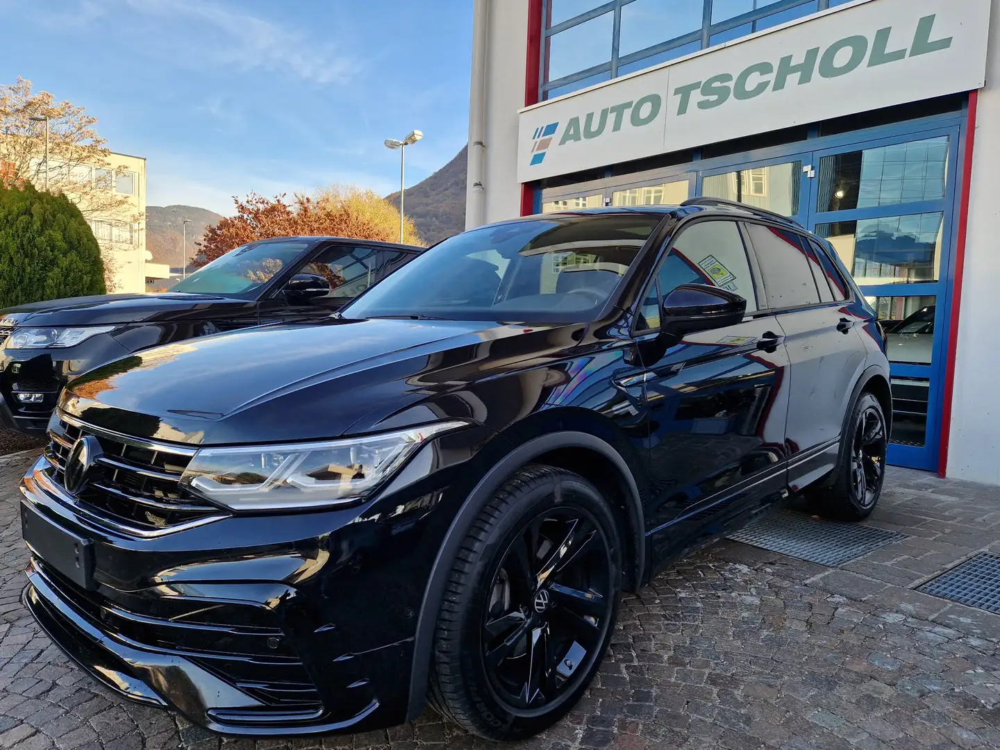 Volkswagen Tiguan 2.0 TDI 200Cv R-LineBlack 4Mot. ACC DigCock Matrix Nero - 1