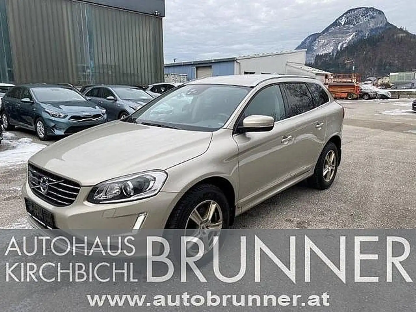 Volvo XC60 D4 Selection AWD Geartronic Auriu - 1
