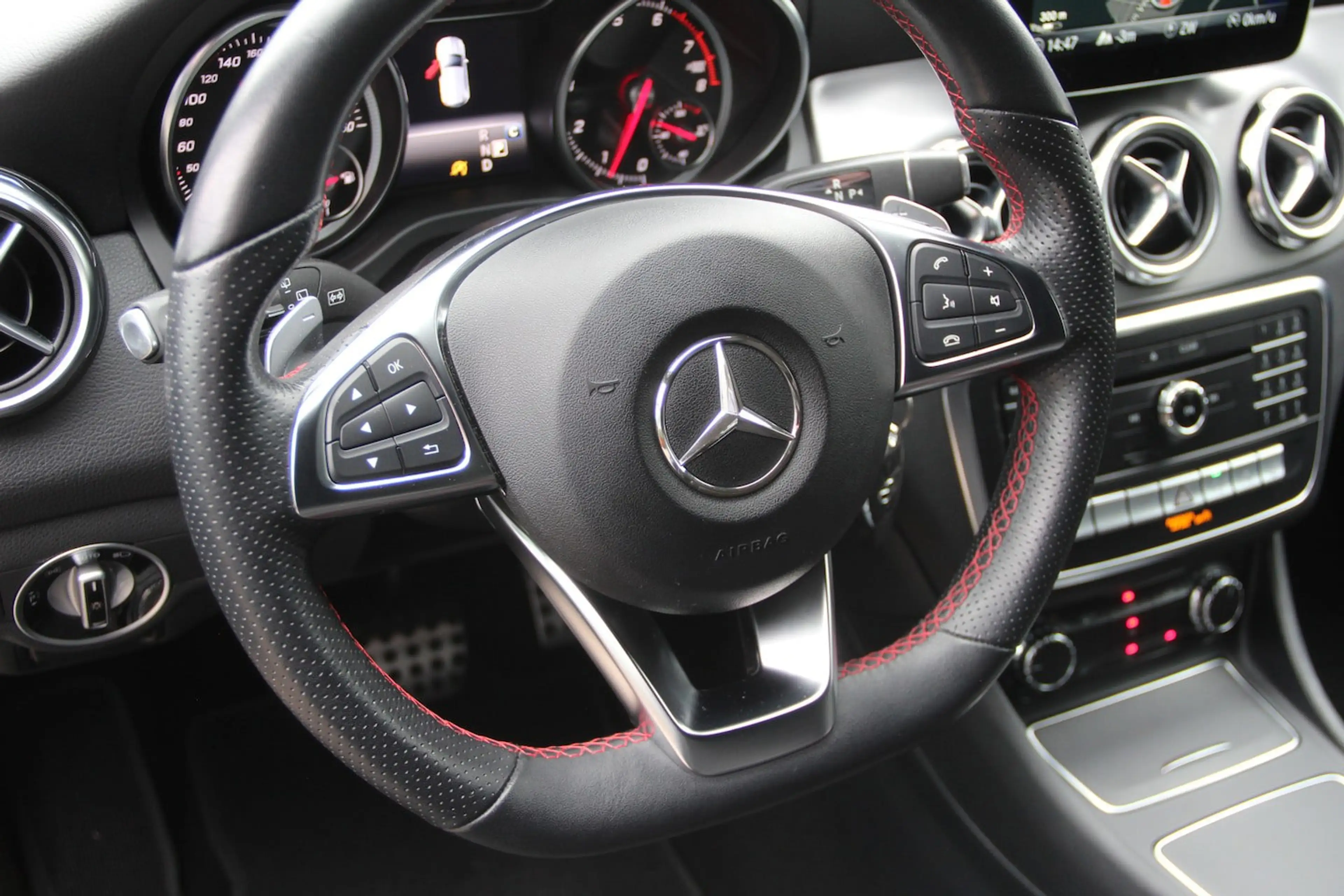 Mercedes-Benz GLA 200 AMG Line | NIGHT PAKKET| LED KOPLAMPEN |CARPLAY | — photo 15