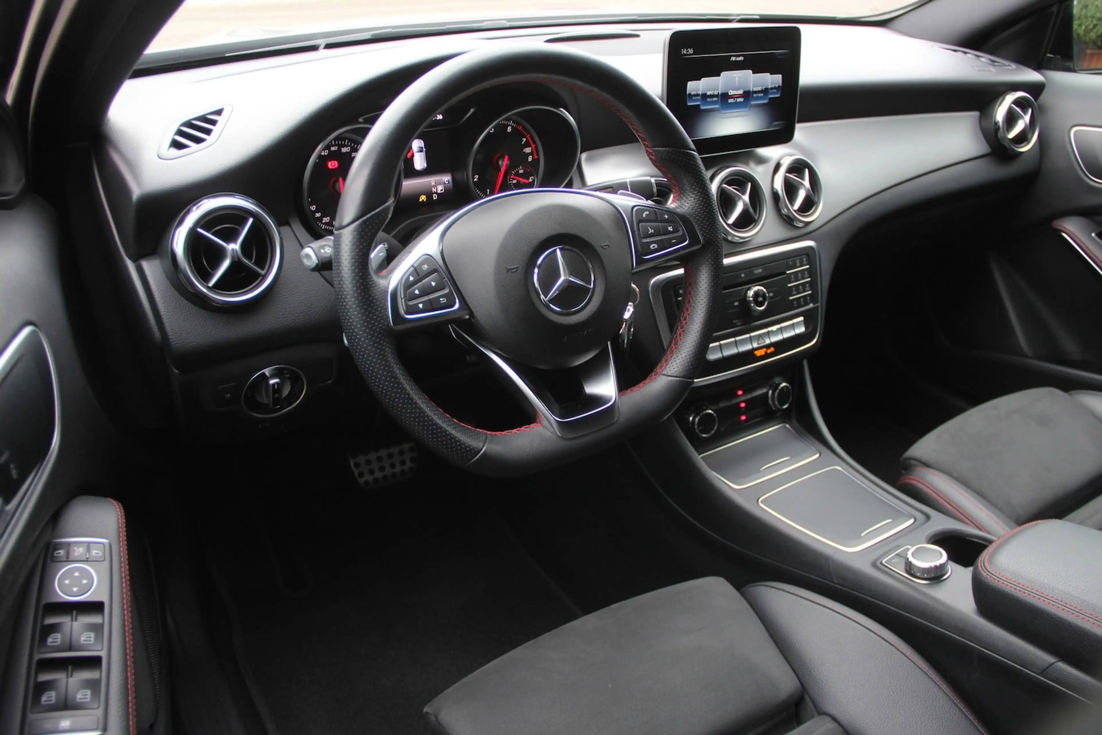 Mercedes-Benz GLA 200 AMG Line | NIGHT PAKKET| LED KOPLAMPEN |CARPLAY | — photo 8