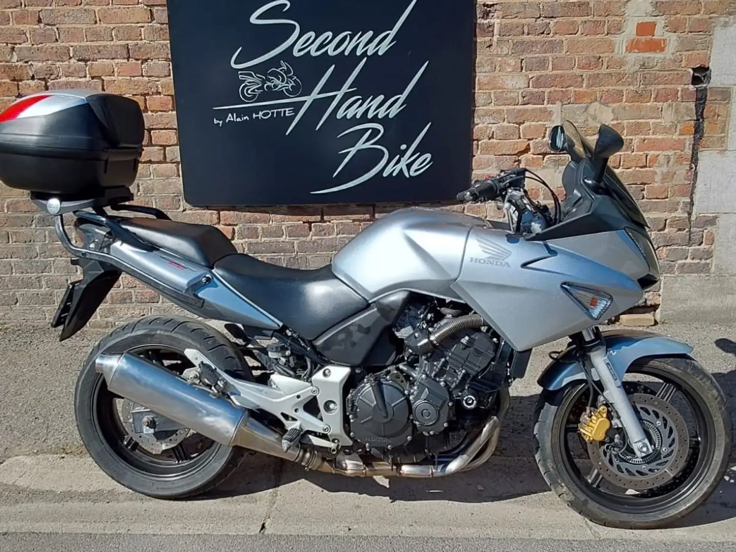 Honda CBF 600 HONDA CBF 600 S ABS, GARANTIE, BEL ETAT, 2995 EUR Gris - 1