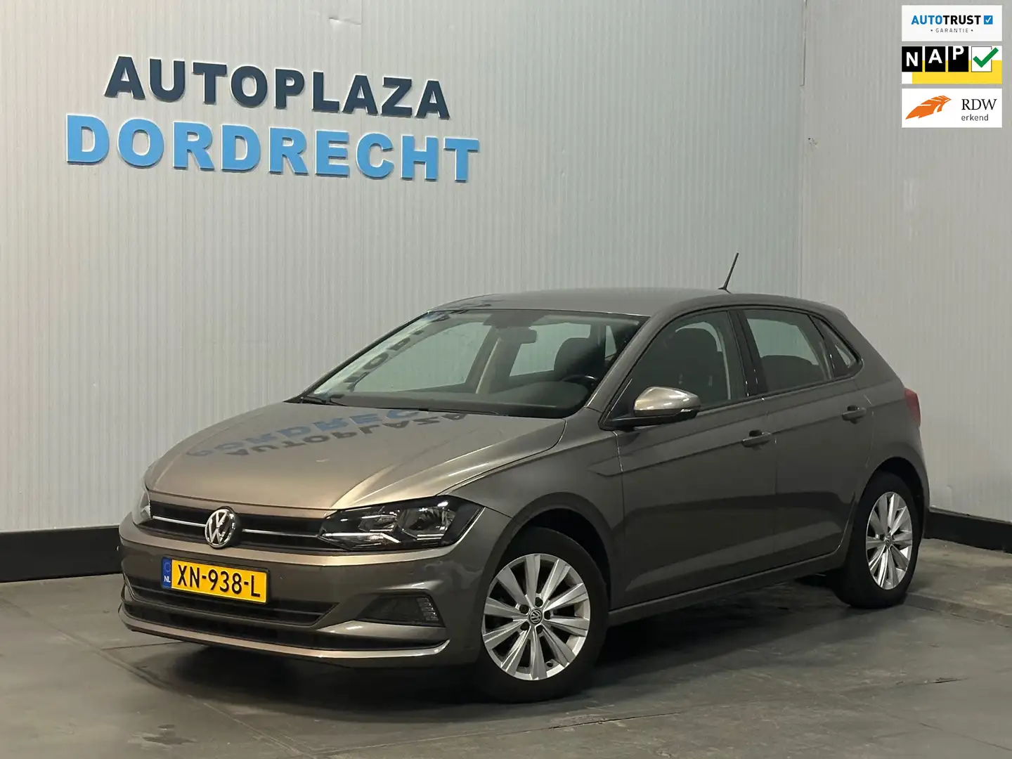 Volkswagen Polo 1.0 TSI Beats PDC/ CLIMA /NAVI Gris - 1