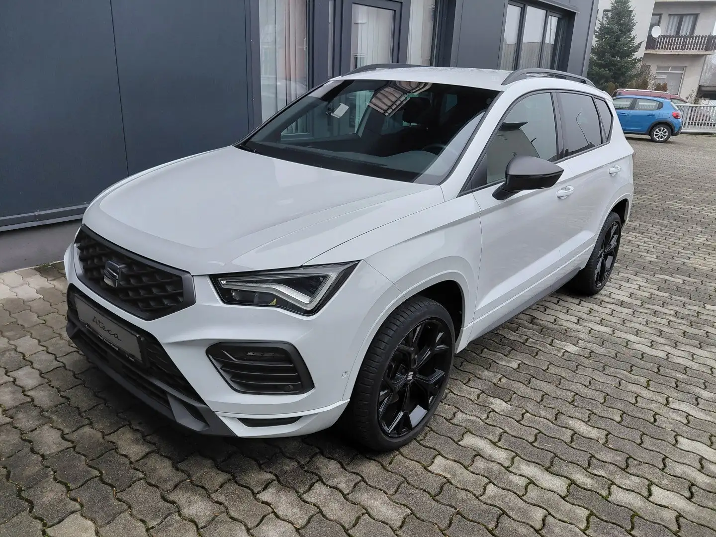 SEAT Ateca FR 1.5 TSI ACT DSG, AHV 19" Alcantara Weiß - 2