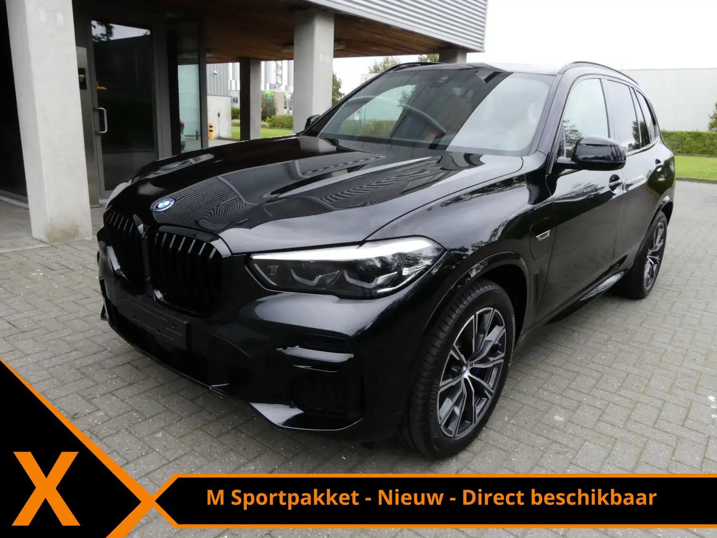 BMW X5 45e-NEW-Pano-Mpack-Towbar-Comf seats-Ledbrown-FULL Zwart - 1