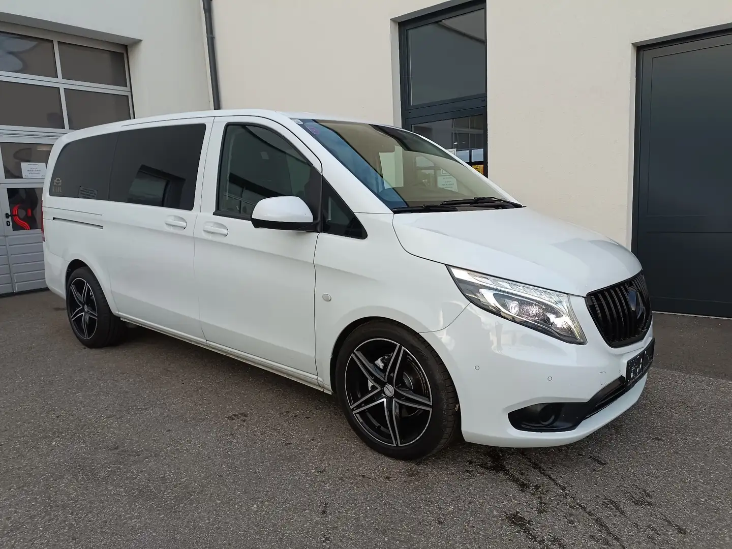 Mercedes-Benz Vito Tourer Pro 116 BlueTEC lang Aut. Sitzheizung,AHV Blanc - 1