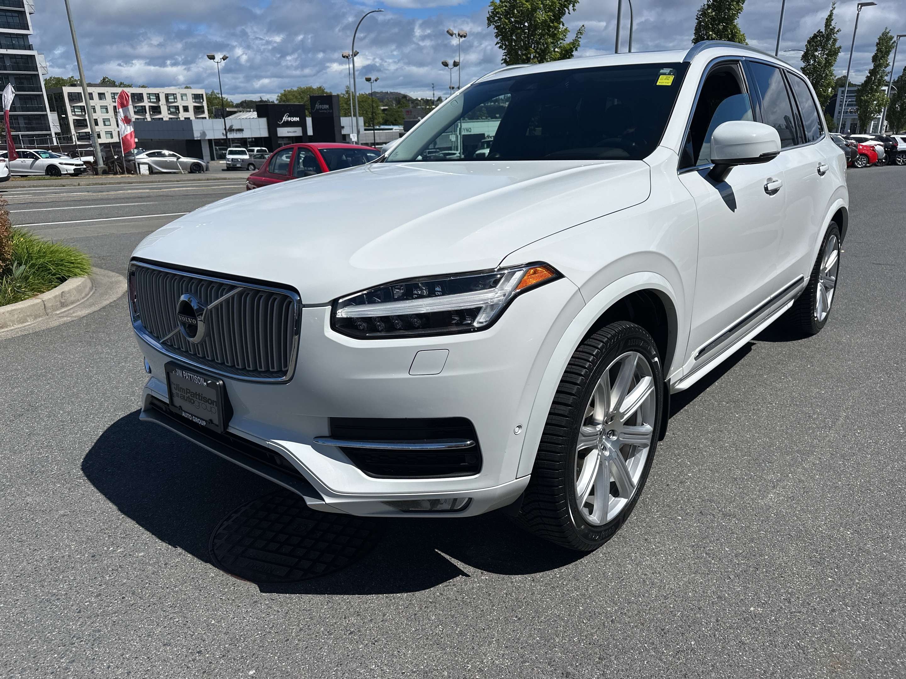2018 Volvo XC90 T6 AWD Inscription | BC Vehicle | alt 3