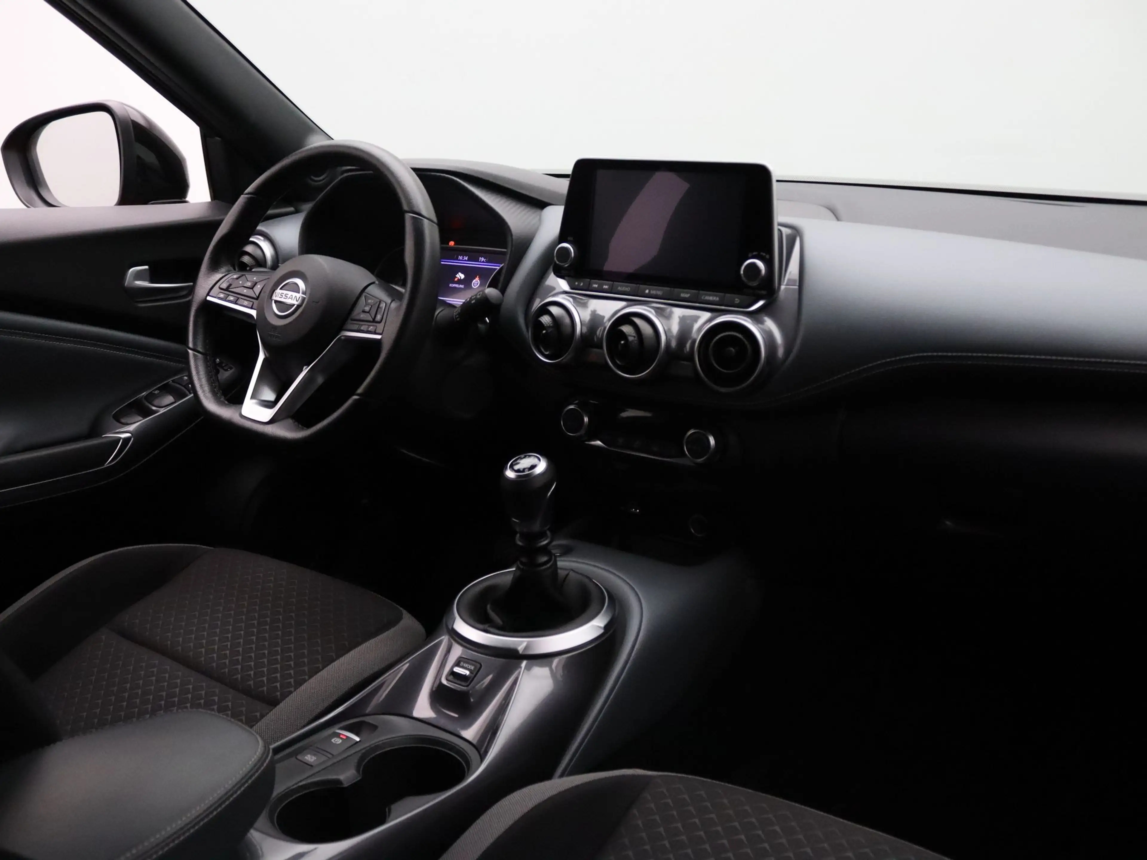 Nissan Juke DIG-T N-Connecta 115pk Camera | Cruise | Navi | Pa — photo 31