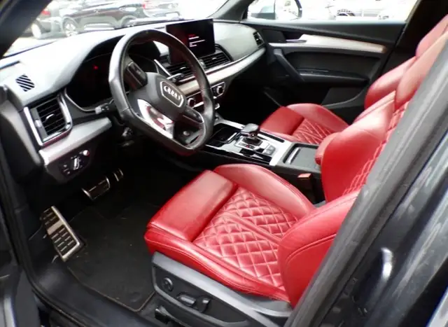 Audi SQ5 view 4
