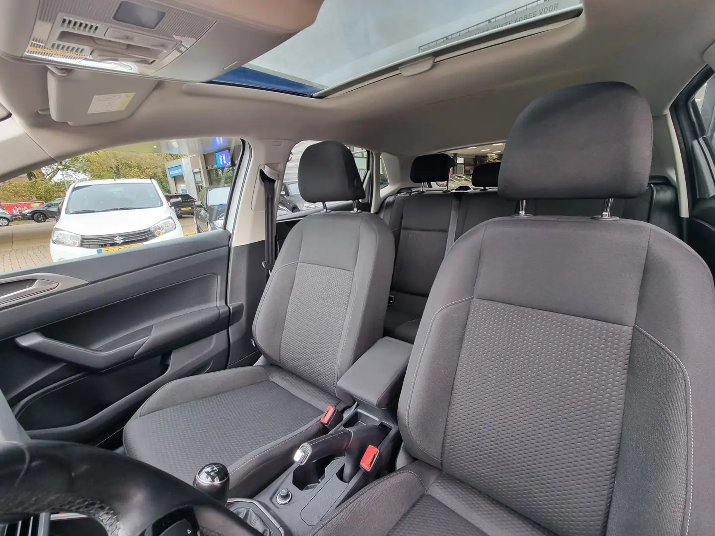 Volkswagen Polo 1.0 TSI 95pk R-line Advance | Schuifdak | Carplay Grijs - 2