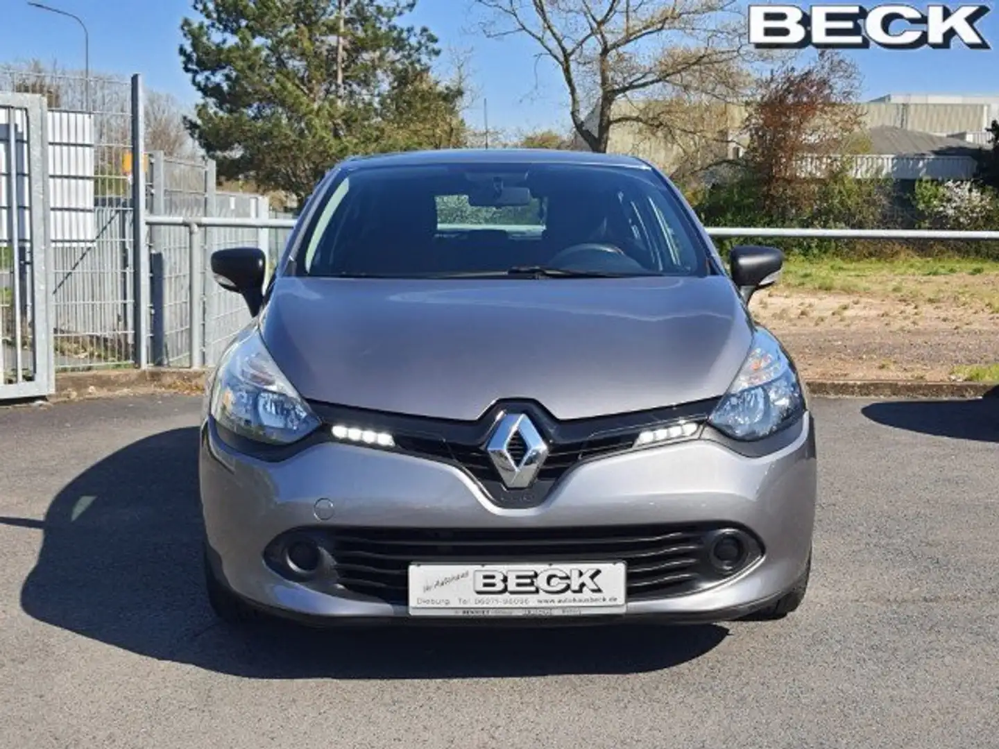 Renault Clio Expression 1.2 16V 75 Gris - 2