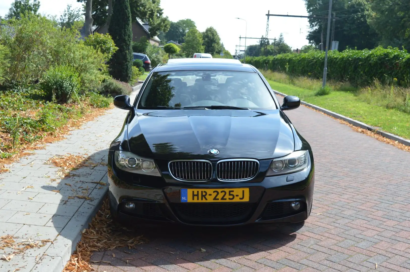 BMW 325 3-serie Touring 325i M Pakket/panorama/youngtimer Zwart - 2