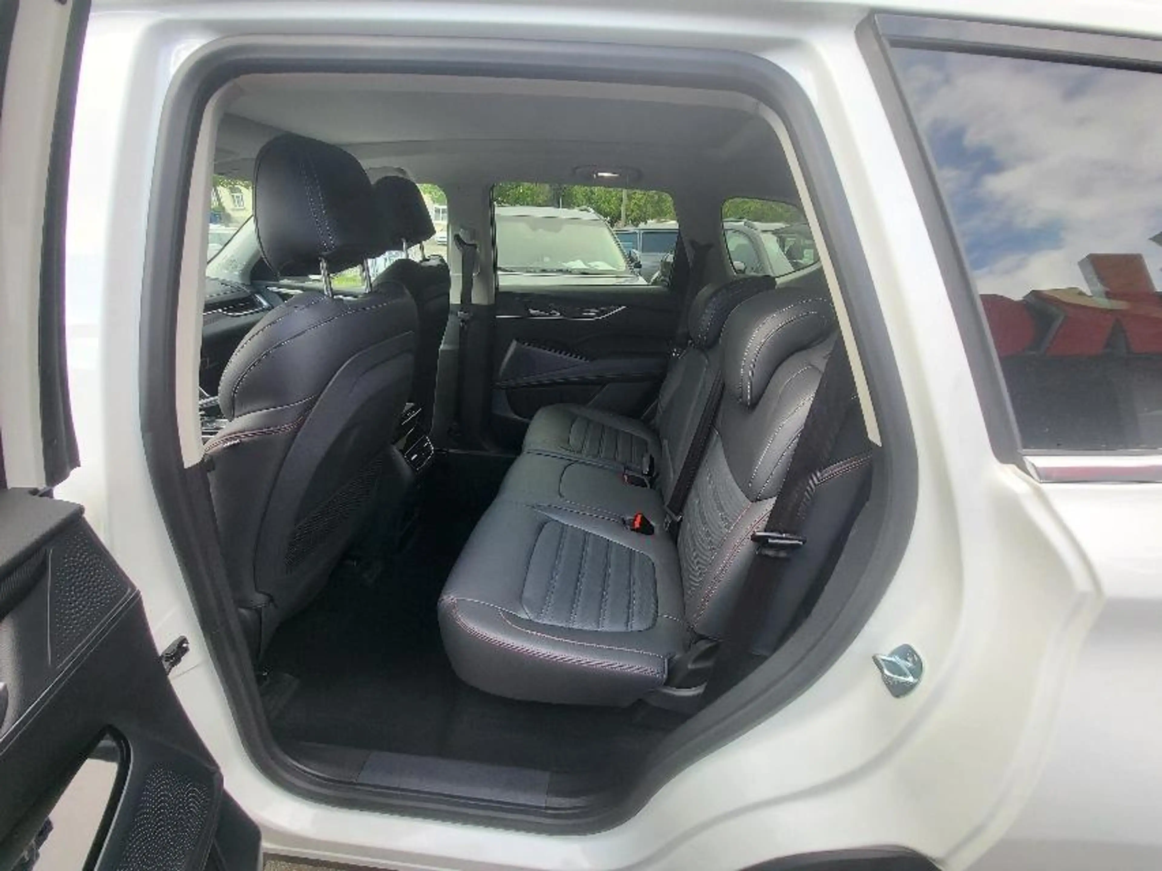 Maxus EUNIQ 6 LIMITED+ASSISTENTEN+LEDER+PANORAMA+360°+ — photo 12