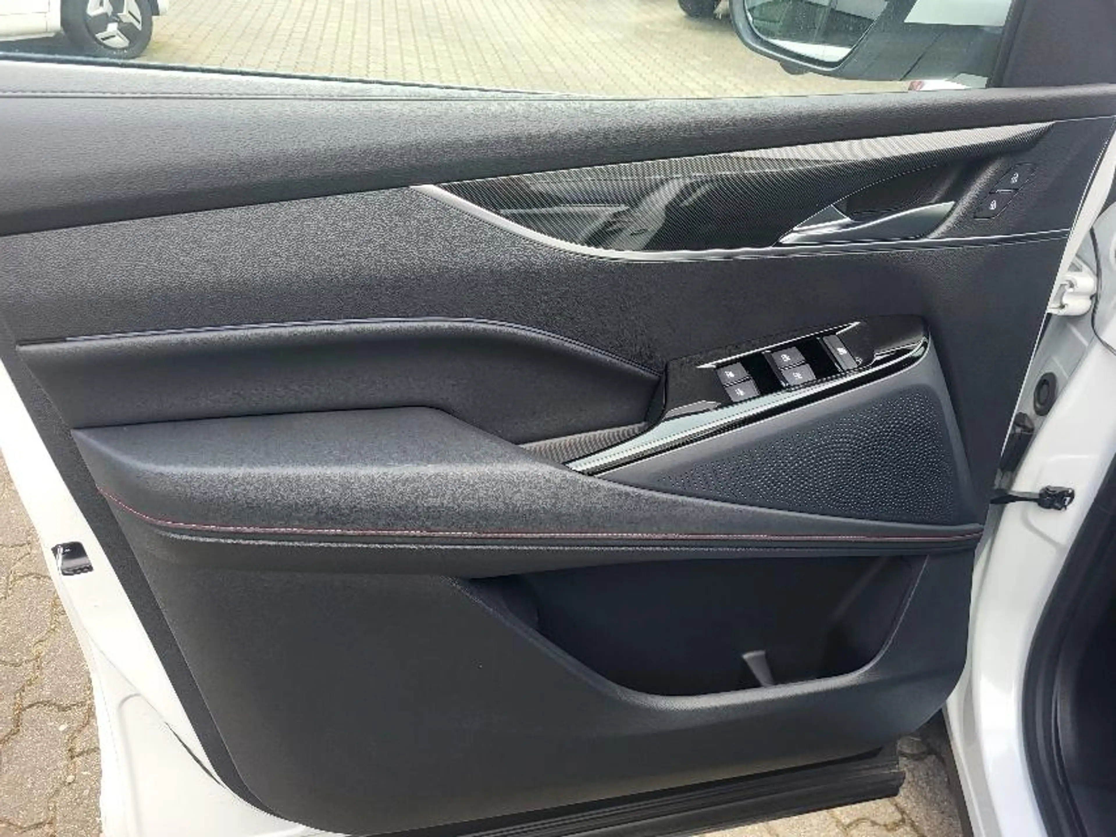 Maxus EUNIQ 6 LIMITED+ASSISTENTEN+LEDER+PANORAMA+360°+ — photo 10