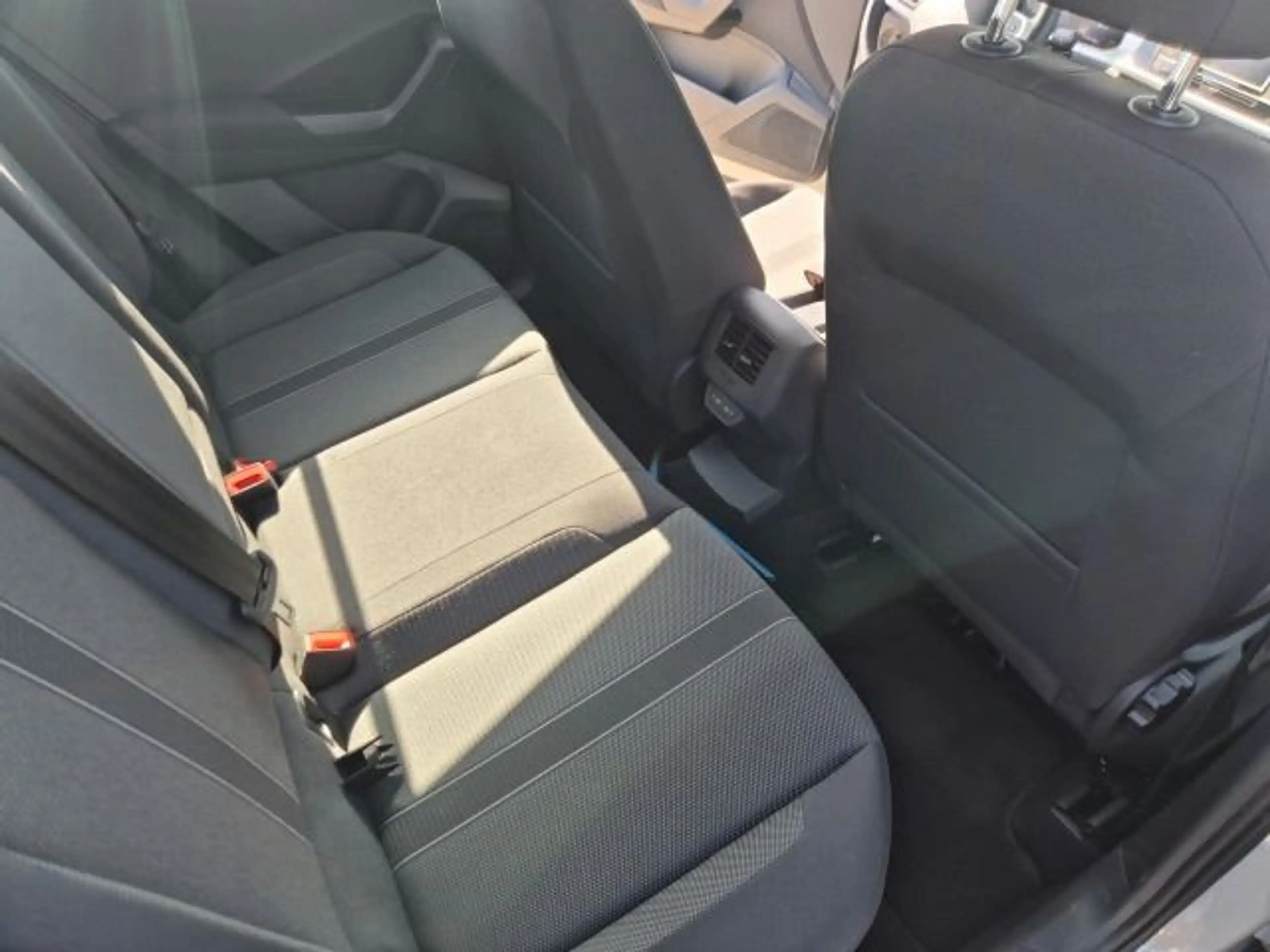 Volkswagen T-Roc 1.0 TSI Life AHK LED DigCockpit Kamera ACC — photo 6