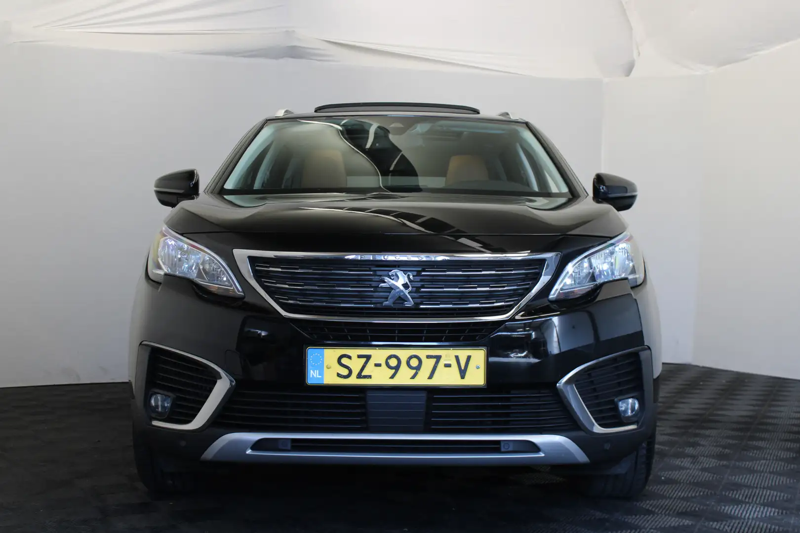 Peugeot 5008 1.2 PureTech Allure |Pano|Leder|Trekhaak| Zwart - 2