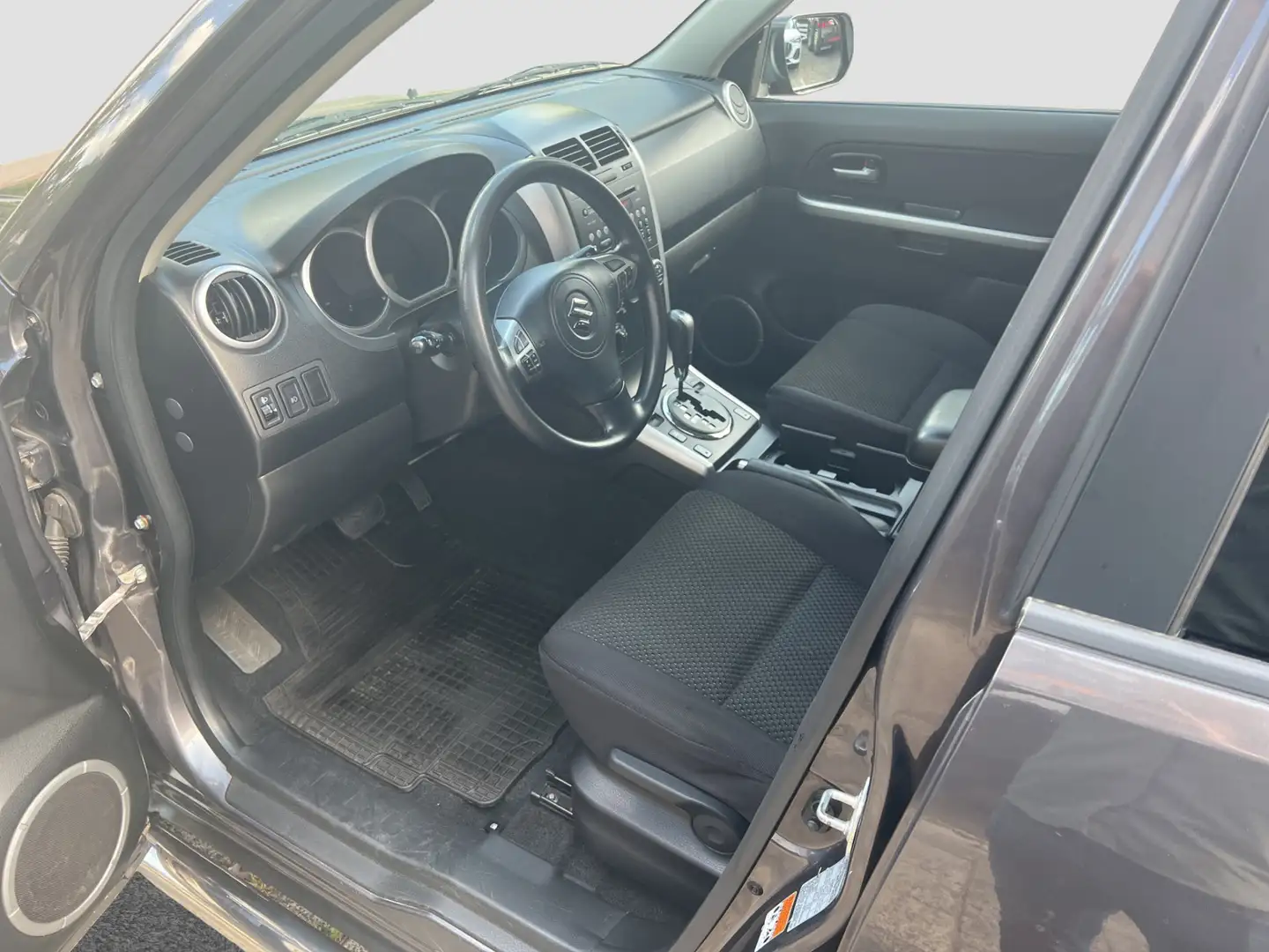 Suzuki Grand Vitara 2.4 Exclusive | Youngtimer | Automaat | Trekhaak Grijs - 2