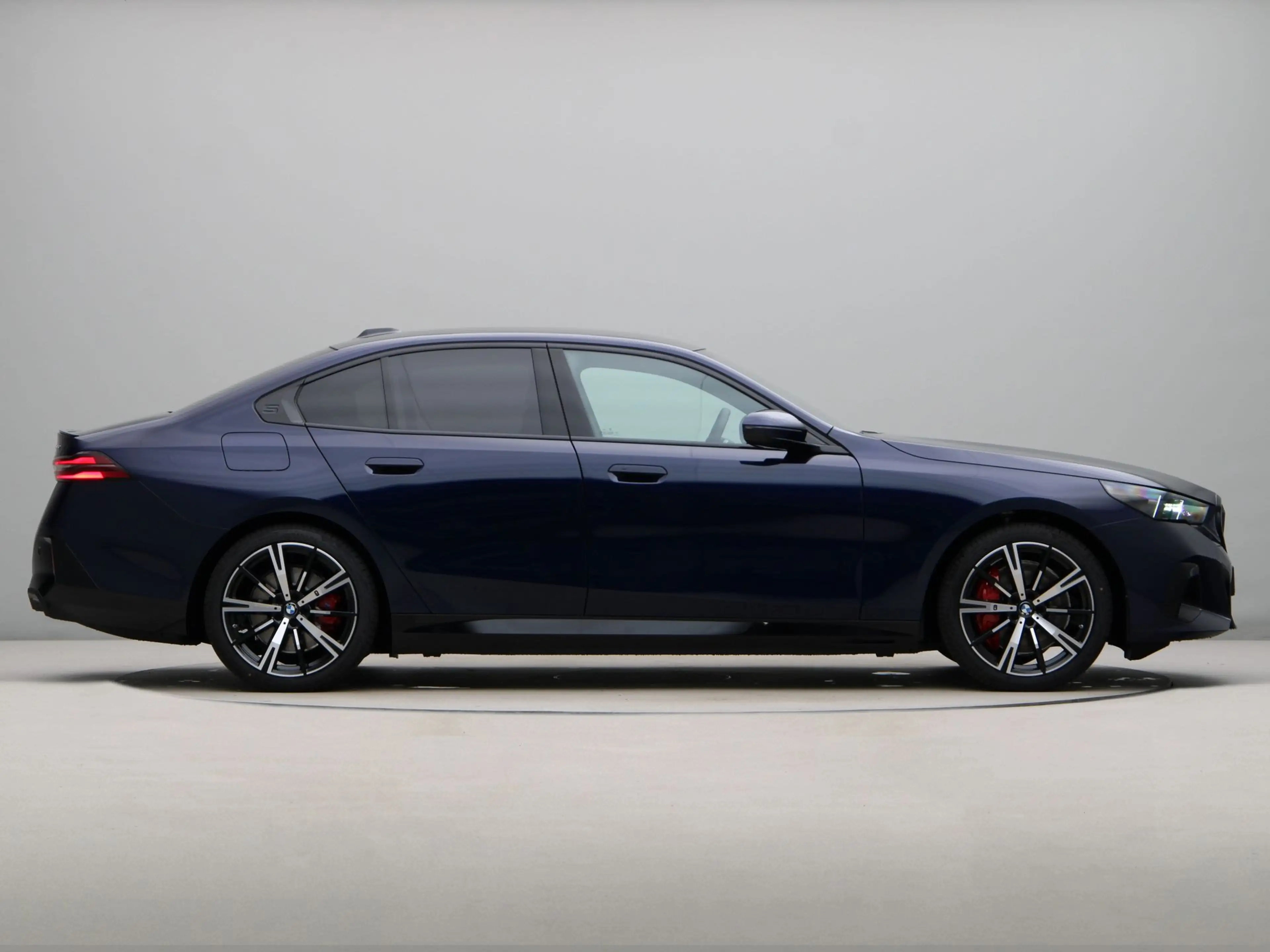 BMW i5 Sedan eDrive 40 M Sport Pro — photo 4