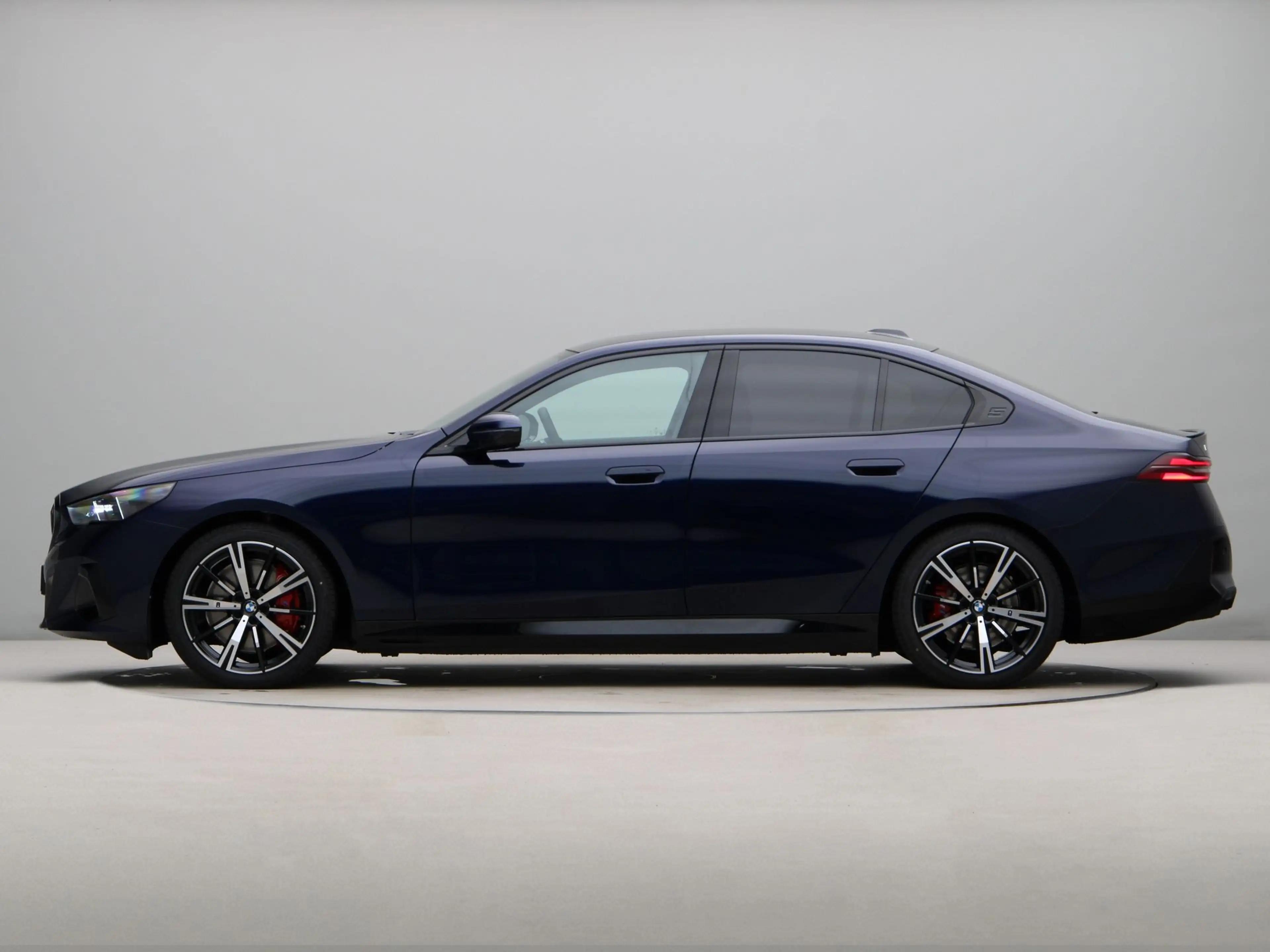 BMW i5 Sedan eDrive 40 M Sport Pro — photo 8
