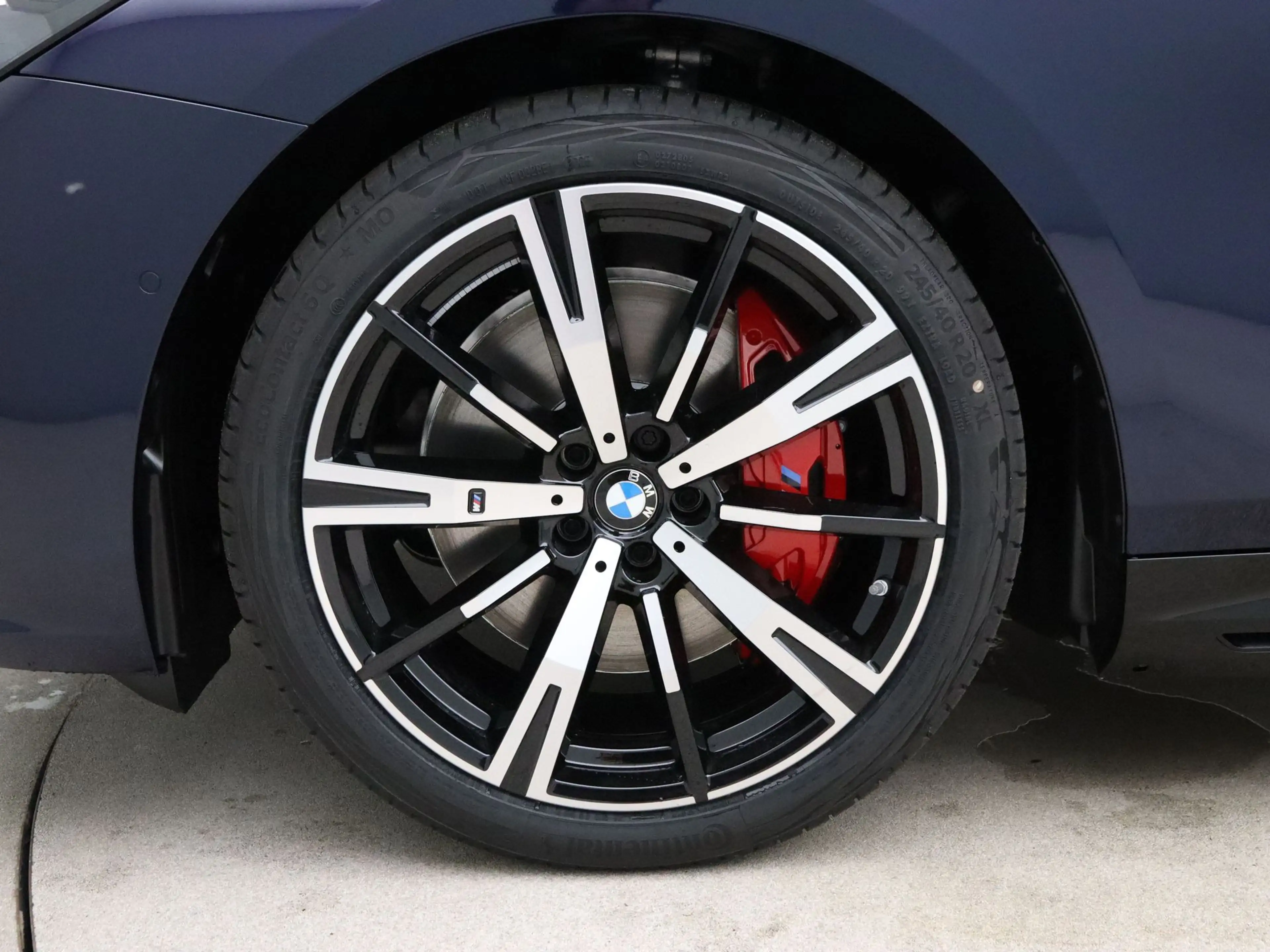 BMW i5 Sedan eDrive 40 M Sport Pro — photo 11