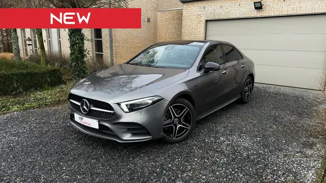 Mercedes-Benz A 250 A 250 e PHEV Pack AMG