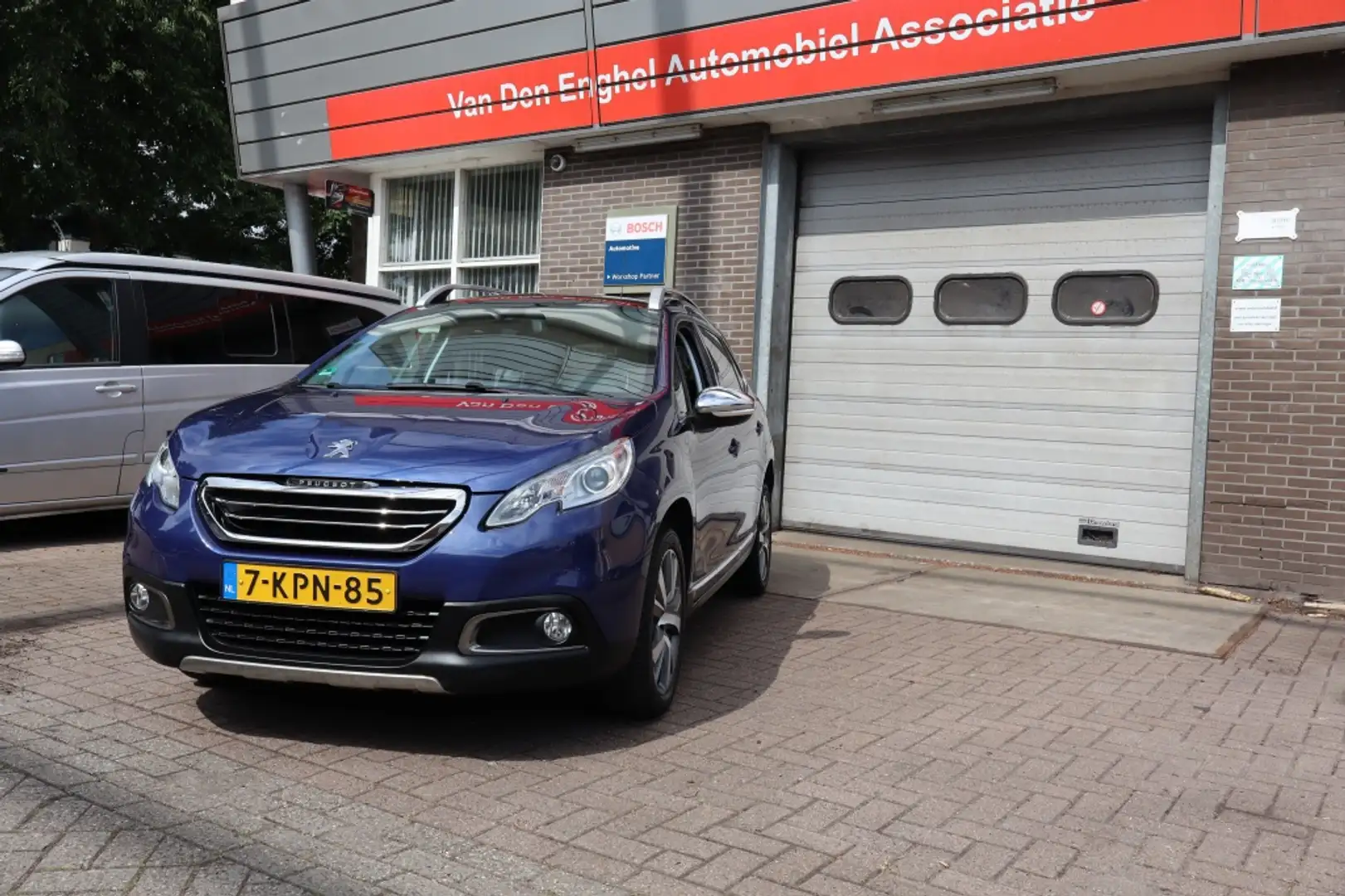 Peugeot 2008 1.6 VTi Féline Blauw - 2