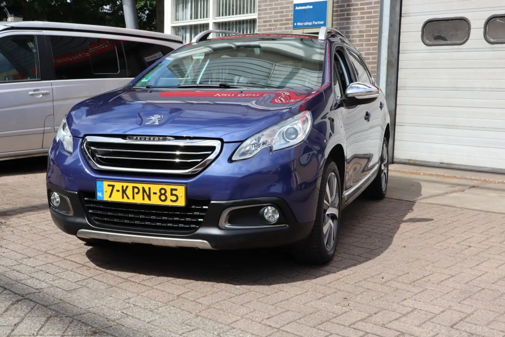 Peugeot 2008 1.6 VTi Féline Blauw - 1