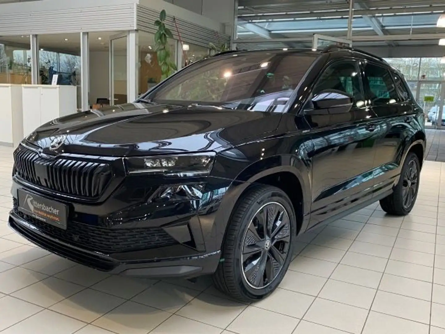 Skoda Karoq Sportline 1,5 TSI 110 kW Verfügbar ab Juni Schwarz - 2