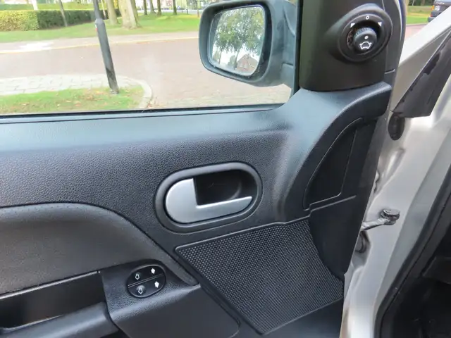 Ford Fusion view 20