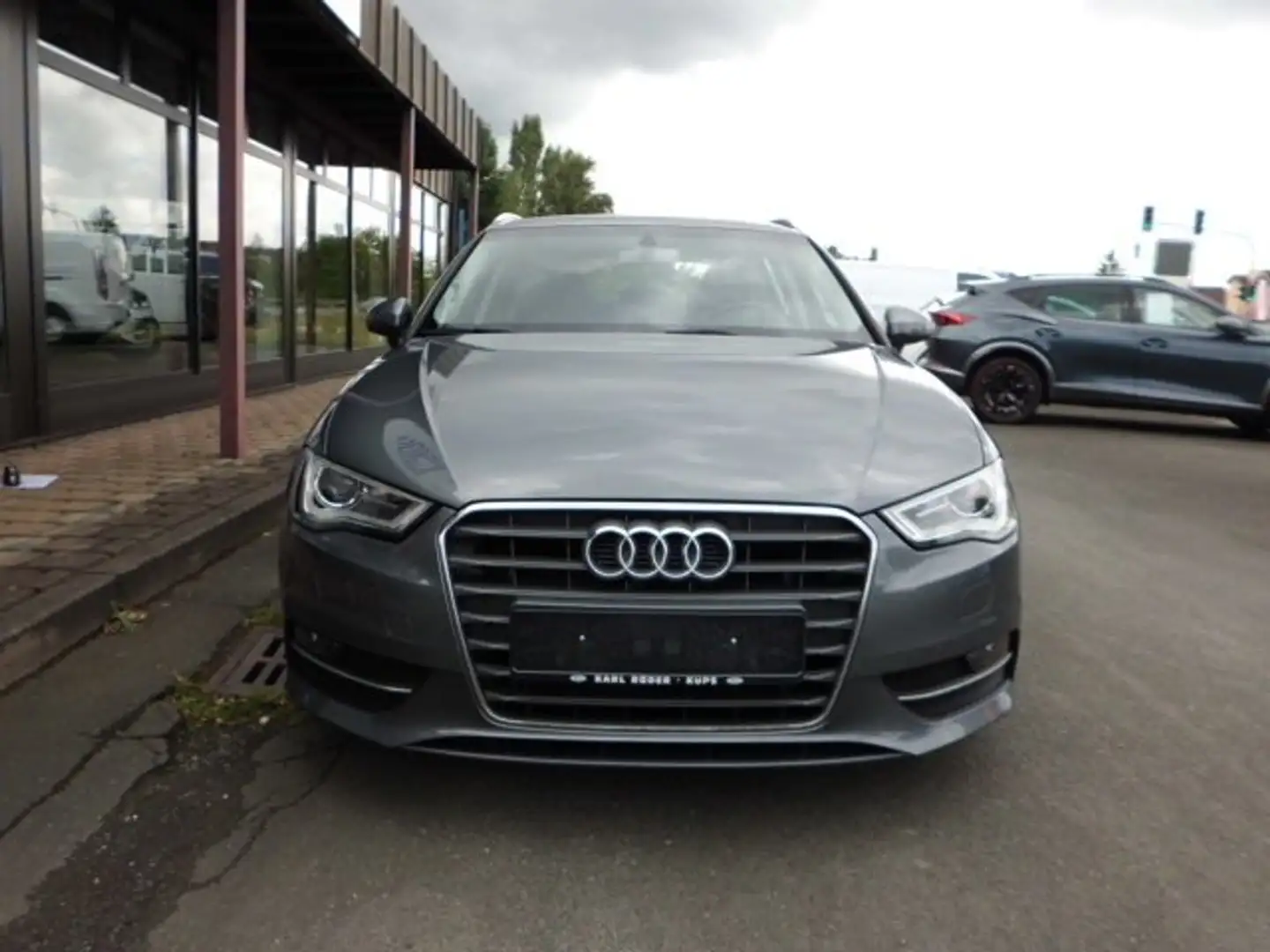 Audi A3 ambition Grau - 2