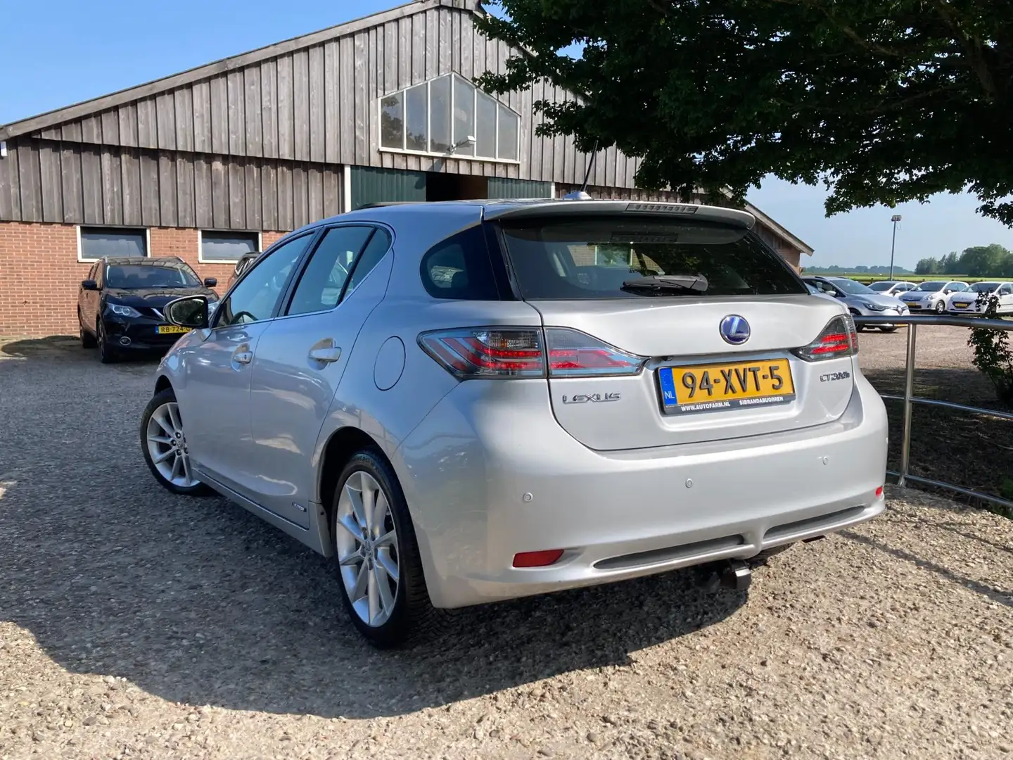 Lexus CT 200h Luxury Line | Schuif/kanteldak + Navi + Leder Nu € Grijs - 2
