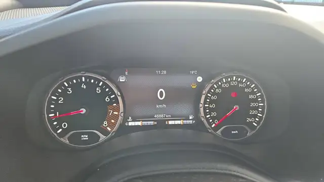 Jeep Renegade view 12