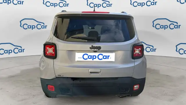 Jeep Renegade view 3